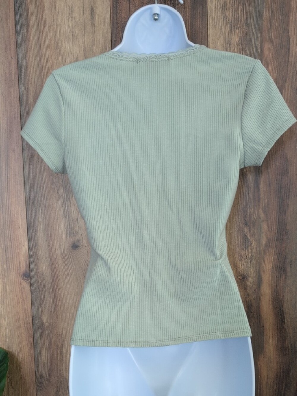 Vibe Sportswear Ribbed V-Neck Fitted Short Sleeve Top M         T191 - Picture 3 of 5